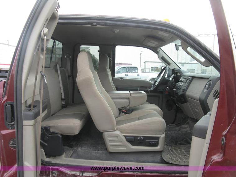 image for item L6425 2008 Ford F350 Super Duty XLT SuperCab pickup truck