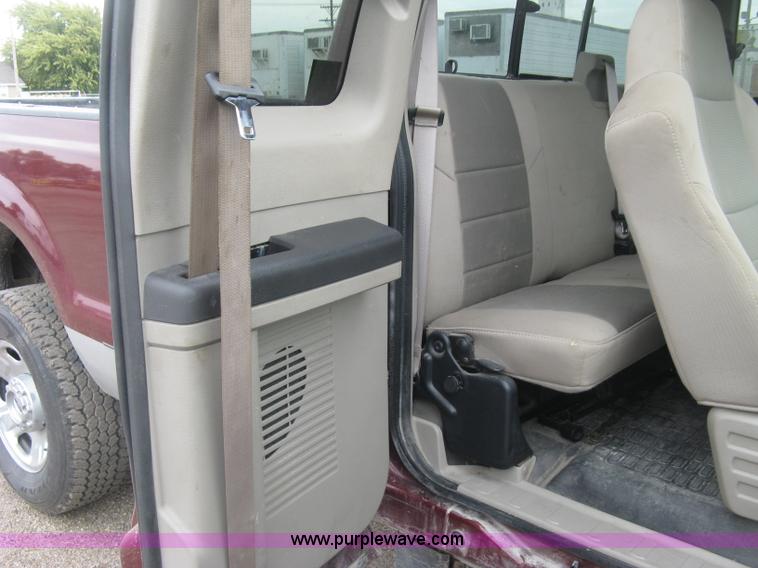 image for item L6425 2008 Ford F350 Super Duty XLT SuperCab pickup truck