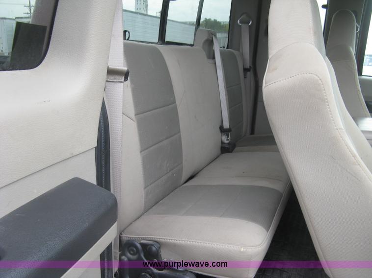 image for item L6425 2008 Ford F350 Super Duty XLT SuperCab pickup truck