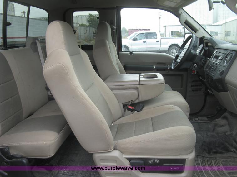image for item L6425 2008 Ford F350 Super Duty XLT SuperCab pickup truck