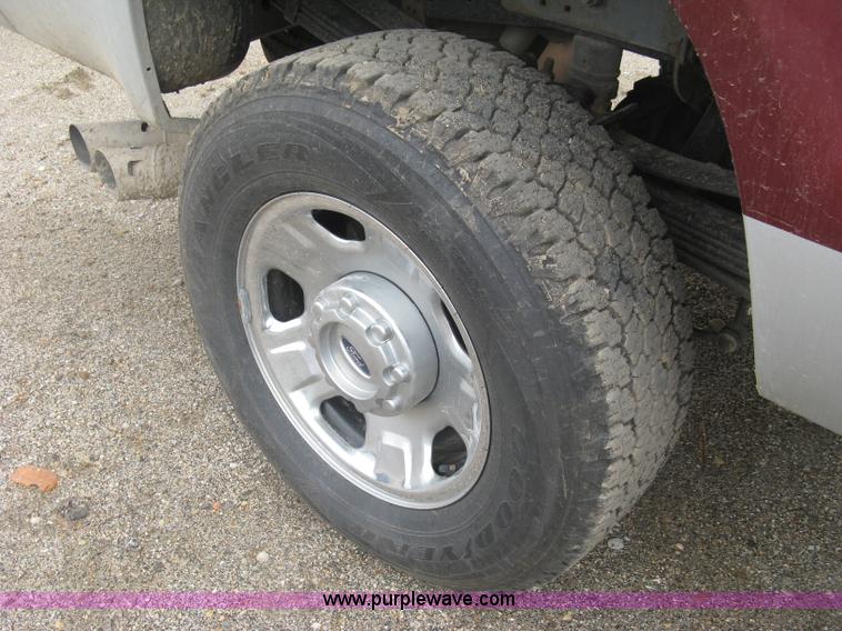 image for item L6425 2008 Ford F350 Super Duty XLT SuperCab pickup truck