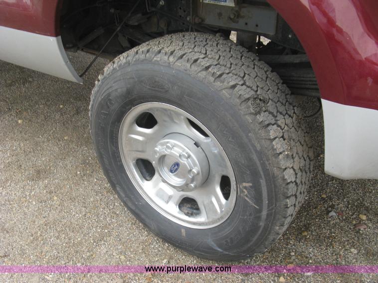 image for item L6425 2008 Ford F350 Super Duty XLT SuperCab pickup truck