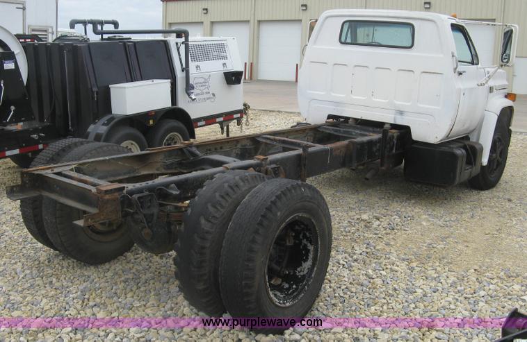 image for item L6427 1980 Chevrolet C70 cab and chassis