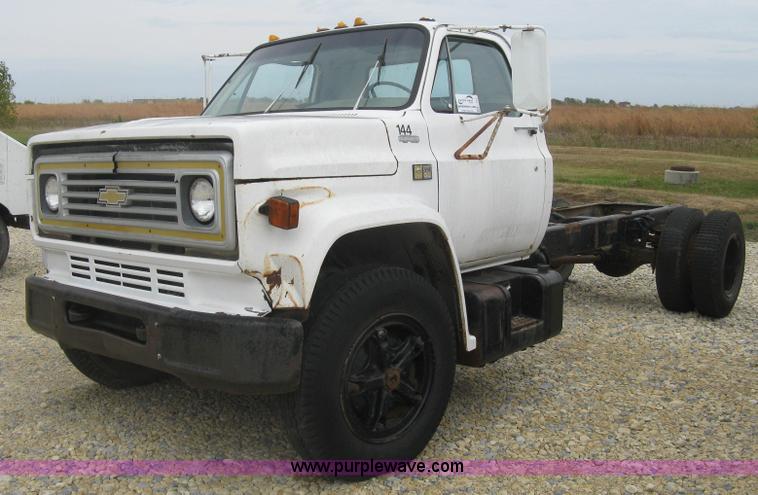 image for item L6427 1980 Chevrolet C70 cab and chassis