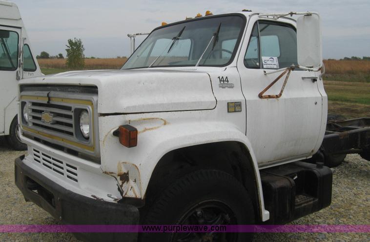 image for item L6427 1980 Chevrolet C70 cab and chassis