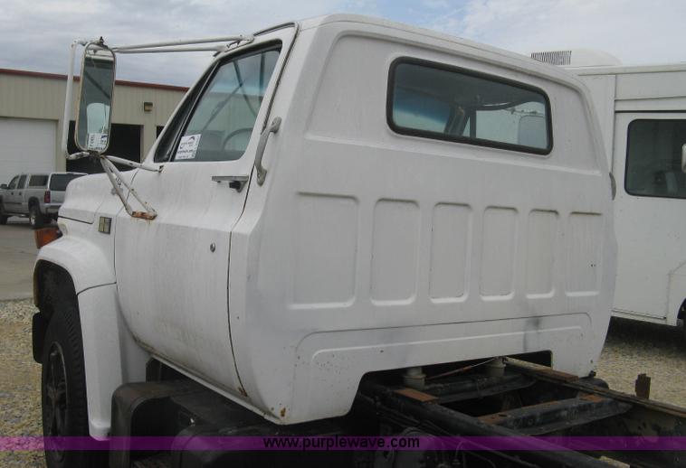 image for item L6427 1980 Chevrolet C70 cab and chassis