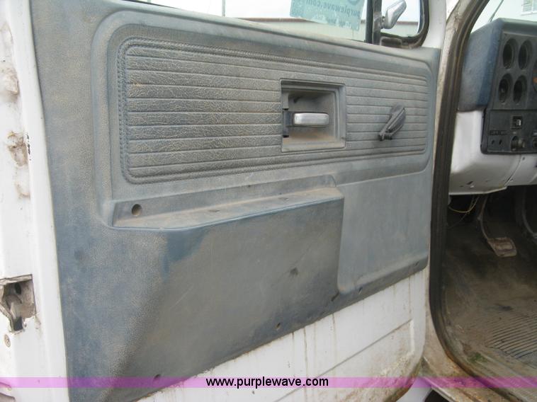 image for item L6427 1980 Chevrolet C70 cab and chassis