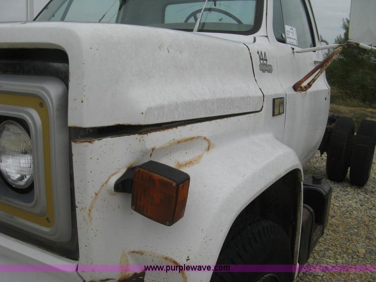 image for item L6427 1980 Chevrolet C70 cab and chassis