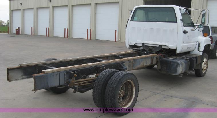 image for item L6428 1995 GMC TopKick cab and chassis