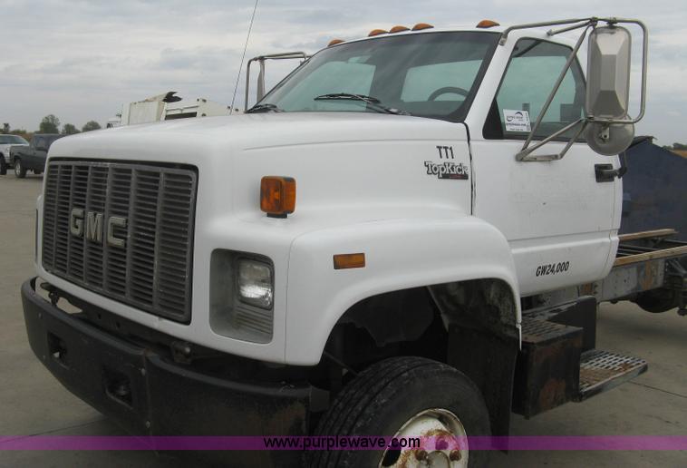 image for item L6428 1995 GMC TopKick cab and chassis