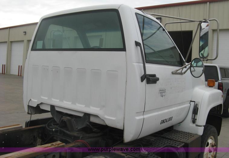 image for item L6428 1995 GMC TopKick cab and chassis
