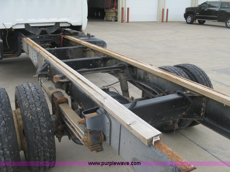 image for item L6428 1995 GMC TopKick cab and chassis