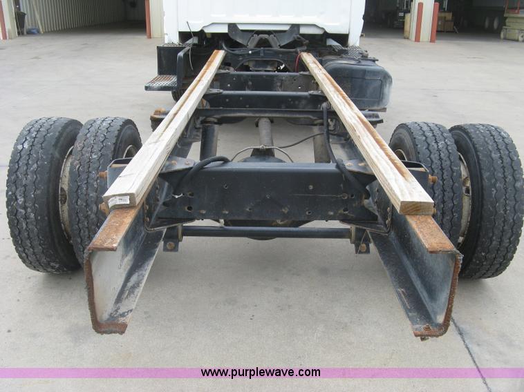 image for item L6428 1995 GMC TopKick cab and chassis