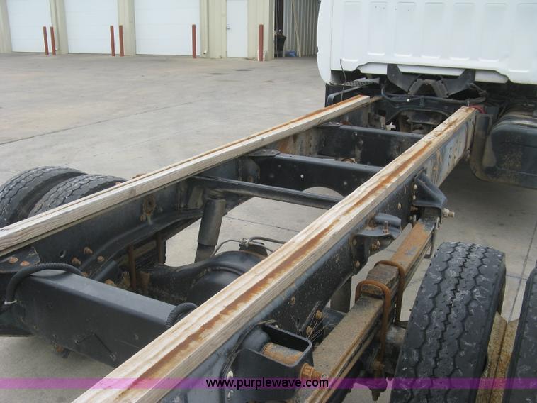 image for item L6428 1995 GMC TopKick cab and chassis