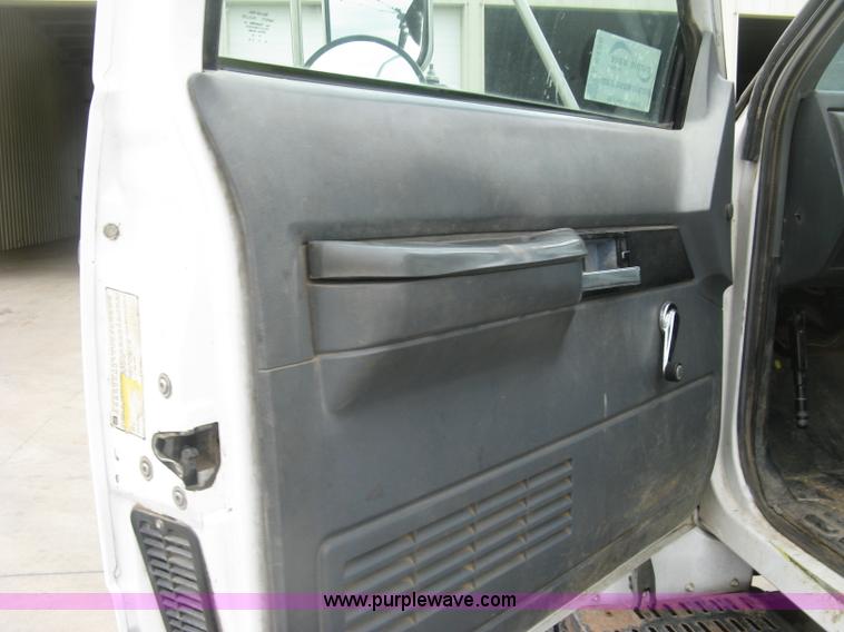 image for item L6428 1995 GMC TopKick cab and chassis