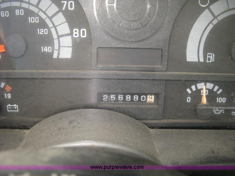 image for item L6428 1995 GMC TopKick cab and chassis