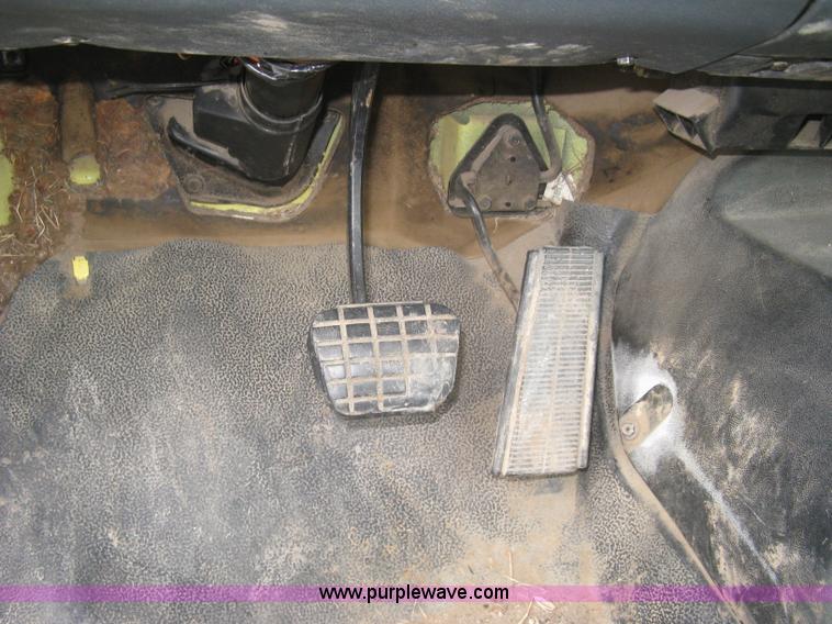 image for item L6428 1995 GMC TopKick cab and chassis