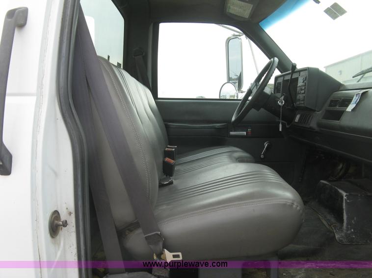 image for item L6428 1995 GMC TopKick cab and chassis