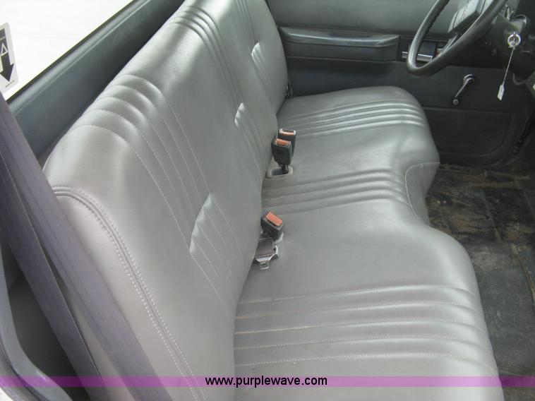 image for item L6428 1995 GMC TopKick cab and chassis