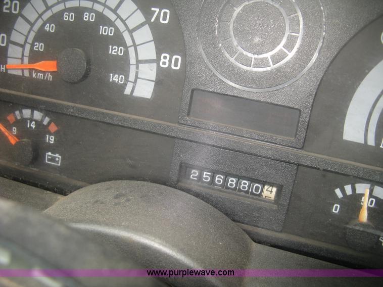 image for item L6428 1995 GMC TopKick cab and chassis