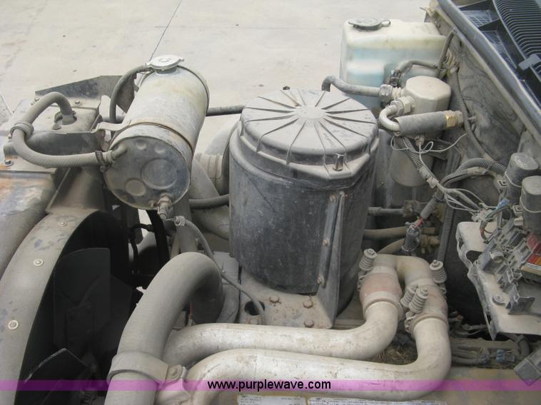 image for item L6428 1995 GMC TopKick cab and chassis