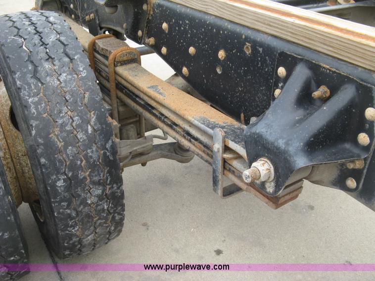 image for item L6428 1995 GMC TopKick cab and chassis