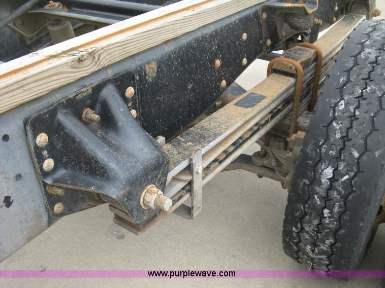 image for item L6428 1995 GMC TopKick cab and chassis