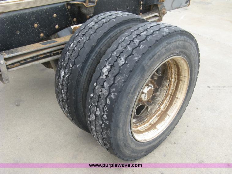 image for item L6428 1995 GMC TopKick cab and chassis