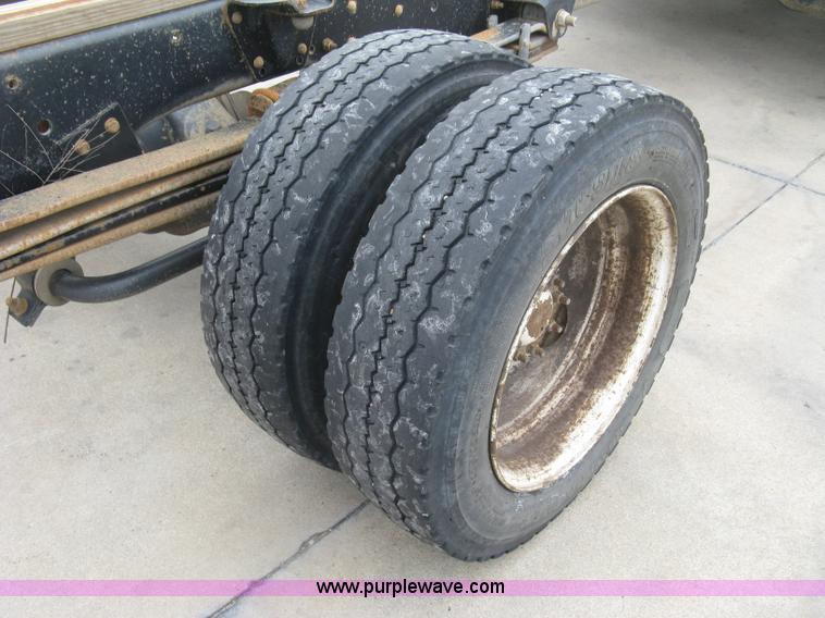 image for item L6428 1995 GMC TopKick cab and chassis