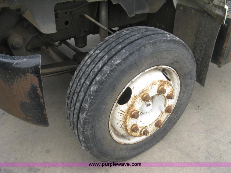 image for item L6428 1995 GMC TopKick cab and chassis