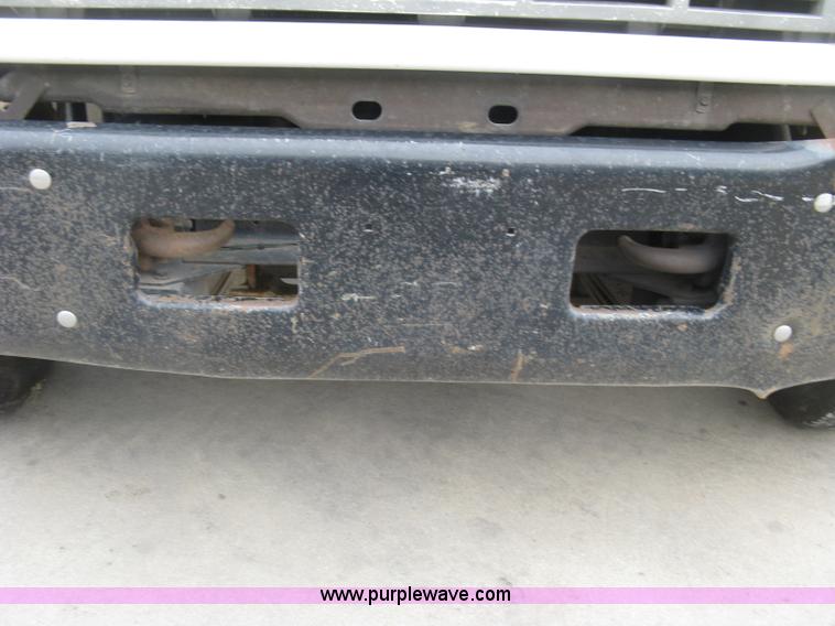 image for item L6428 1995 GMC TopKick cab and chassis