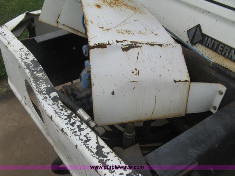 image for item L6429 1995 International 4700 sewer rodder truck