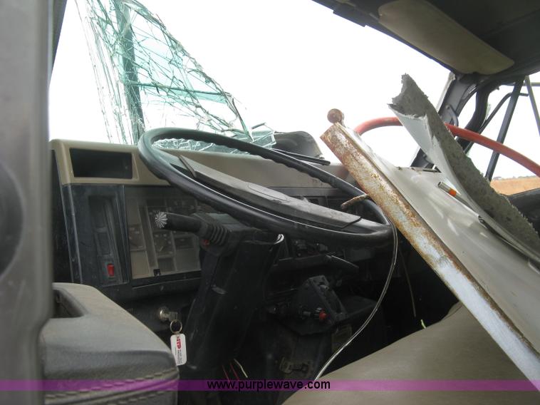 image for item L6429 1995 International 4700 sewer rodder truck