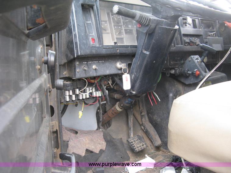 image for item L6429 1995 International 4700 sewer rodder truck