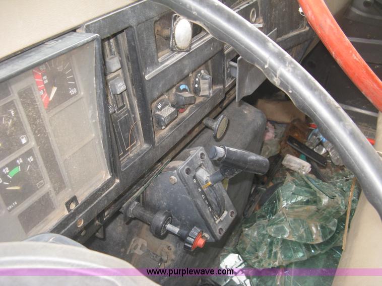 image for item L6429 1995 International 4700 sewer rodder truck