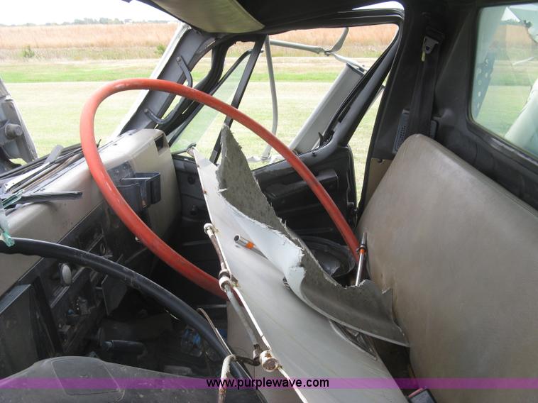 image for item L6429 1995 International 4700 sewer rodder truck