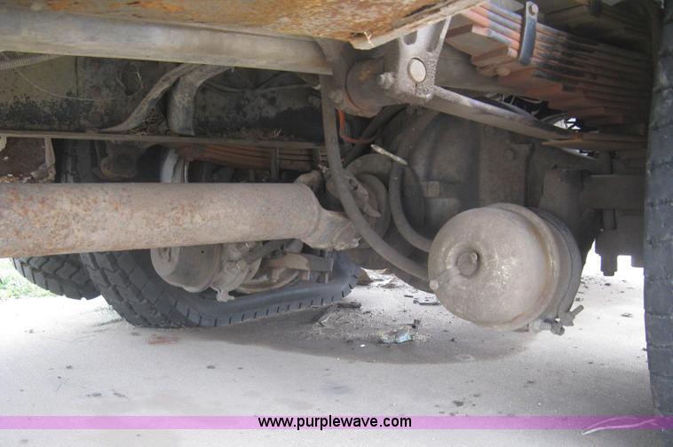 image for item L6429 1995 International 4700 sewer rodder truck