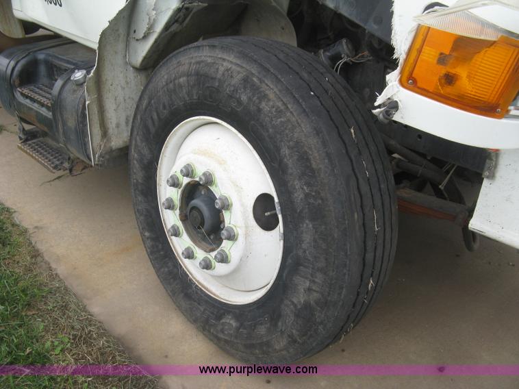 image for item L6429 1995 International 4700 sewer rodder truck