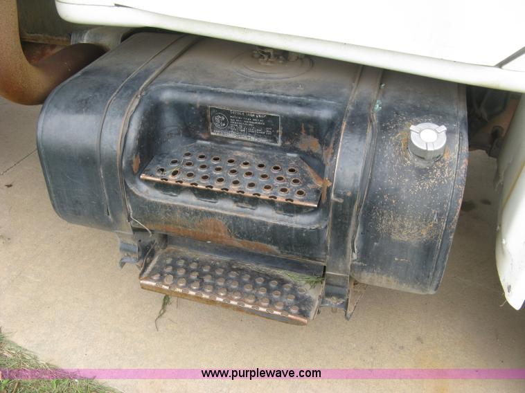 image for item L6429 1995 International 4700 sewer rodder truck