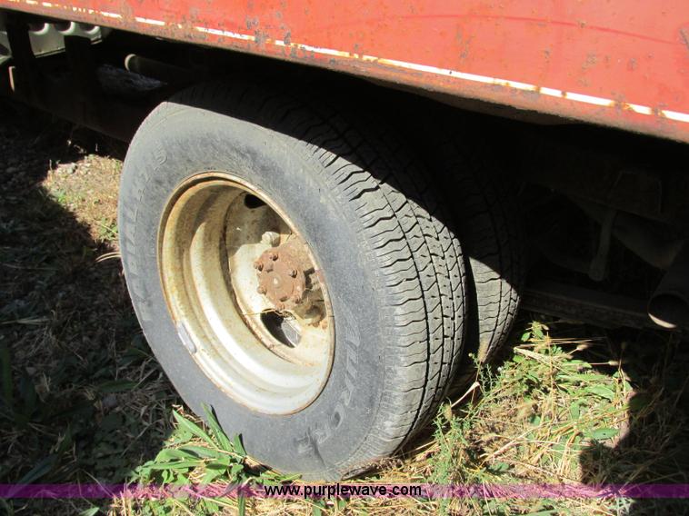 image for item R9490 1987 Toyota flatbed pickup truck