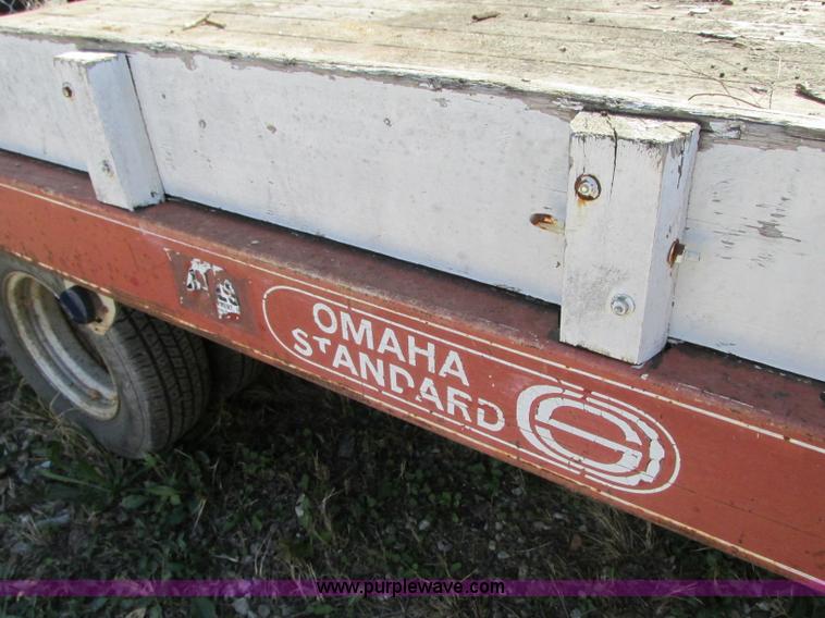 image for item R9490 1987 Toyota flatbed pickup truck