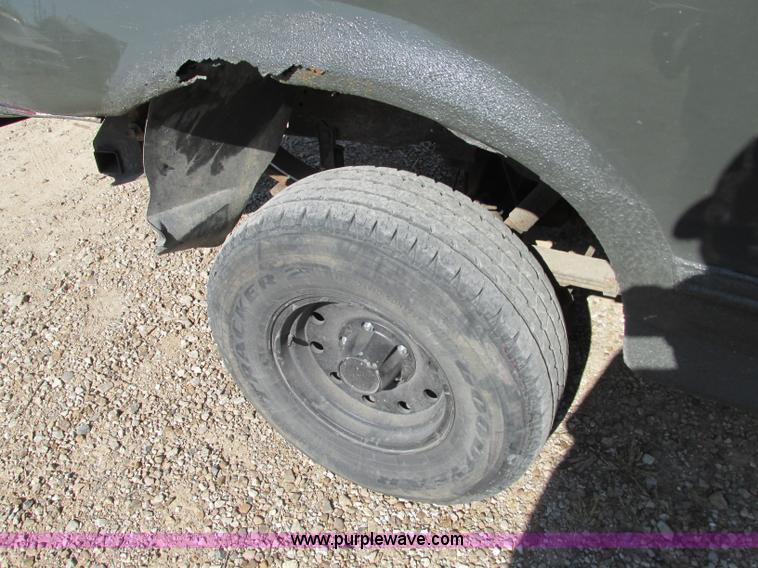 image for item R9491 1995 Ford F150 XLT pickup truck