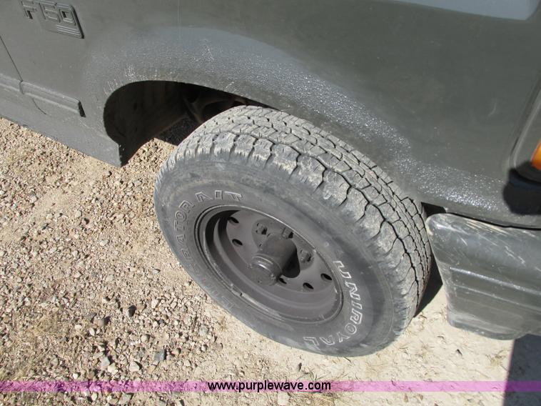 image for item R9491 1995 Ford F150 XLT pickup truck