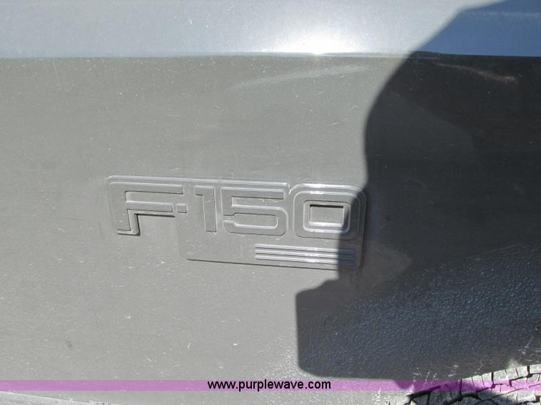 image for item R9491 1995 Ford F150 XLT pickup truck