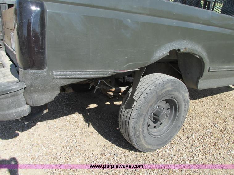 image for item R9491 1995 Ford F150 XLT pickup truck