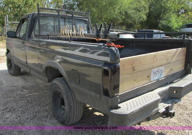 image for item R9491 1995 Ford F150 XLT pickup truck
