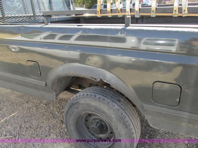 image for item R9491 1995 Ford F150 XLT pickup truck