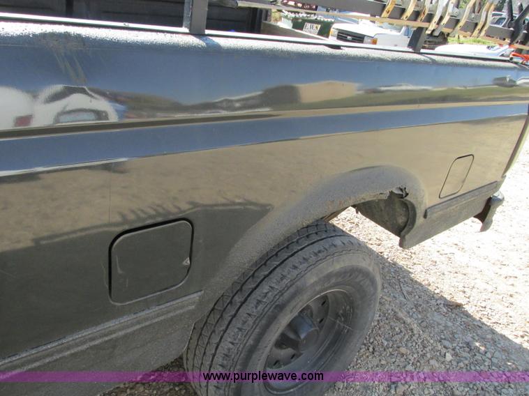 image for item R9491 1995 Ford F150 XLT pickup truck