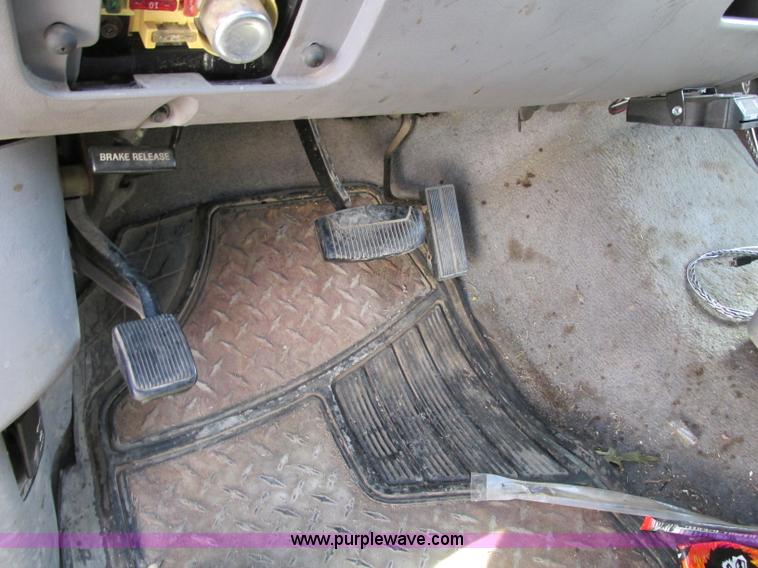 image for item R9491 1995 Ford F150 XLT pickup truck