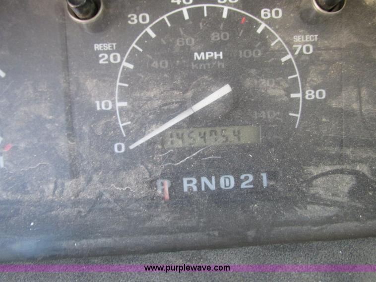 image for item R9491 1995 Ford F150 XLT pickup truck